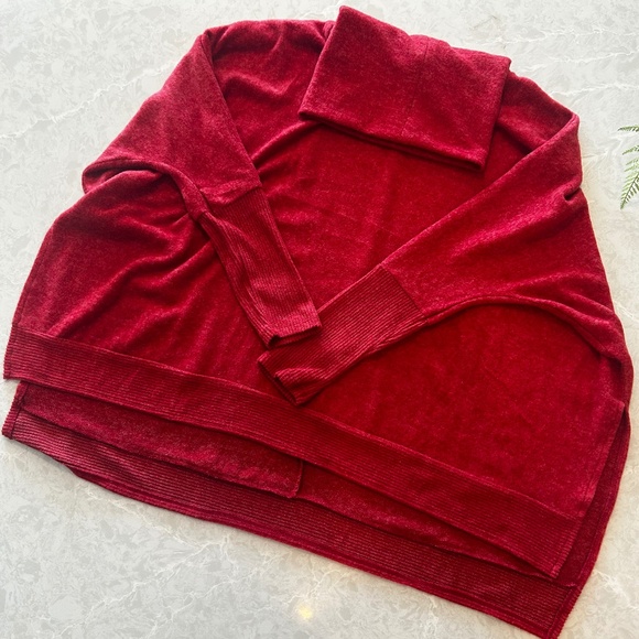 Red Cowl / Turtleneck Sweater - Picture 1 of 6